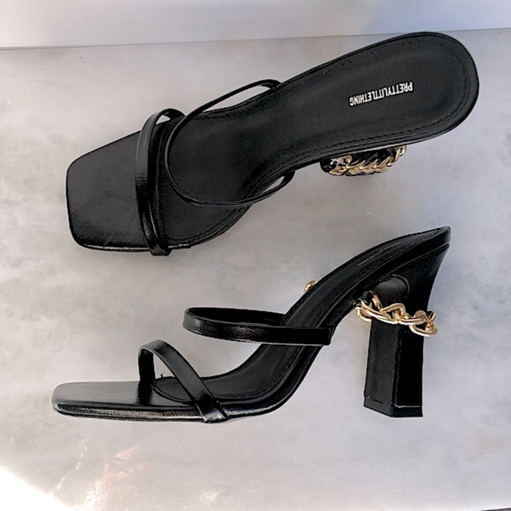 NWOT! PLT -Black strap blocked Heel Gold Chain Hardware Sandals - Picture 1 of 6